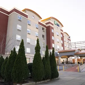 Hotel Express Maspeth By Ihg **